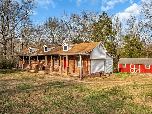 3rd image of 511 Grindstone Hollow Rd
