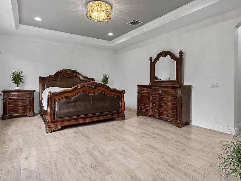 9521 Eden Mnr — Photo 88