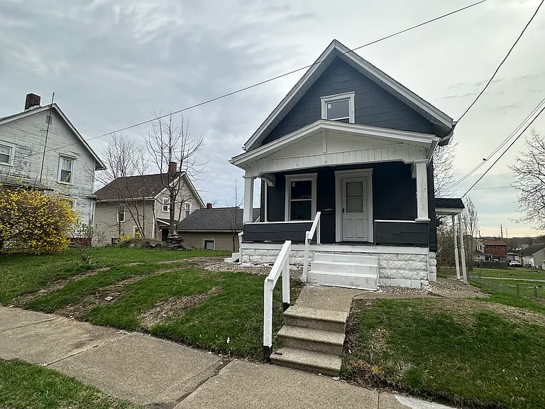 1452 Gross Ave NE — Photo 1