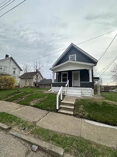 1452 Gross Ave NE Photo 1