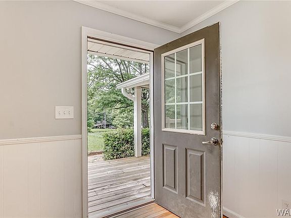 5th image of 250 Amanda Dr
