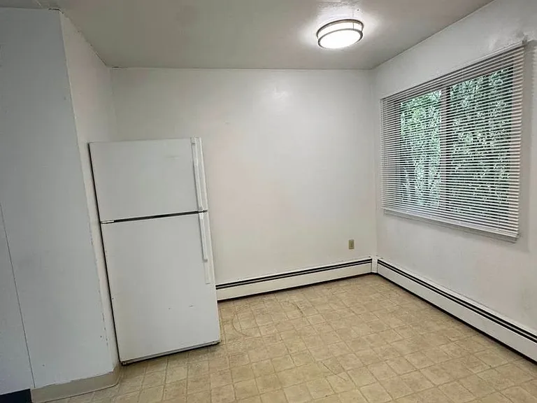 537 E 24th Ave — Photo 3