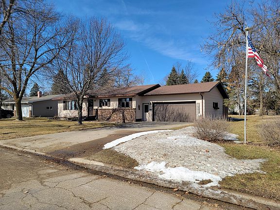 2nd image of 612 5th Ave SW