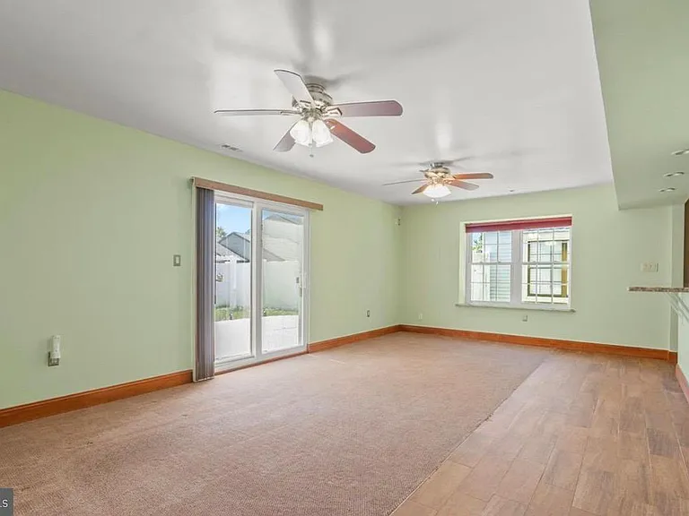 64 Hampton Gate Dr — Photo 5
