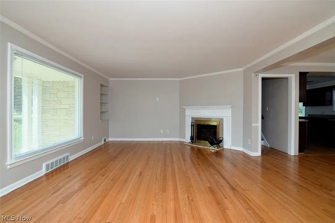 6 bed, 3.5 bath, 4355 sqft, $4,100 — Photo 4