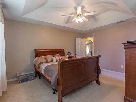 3rd image of 6622 Woodbury Forest Dr