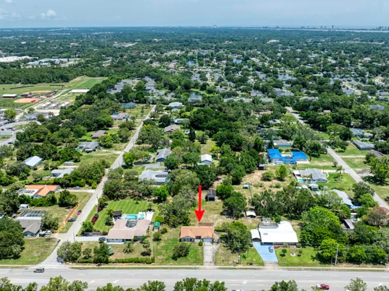 747 Taylor Rd — Photo 2