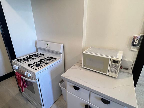 3rd image of 315 W 3rd St Unit 511