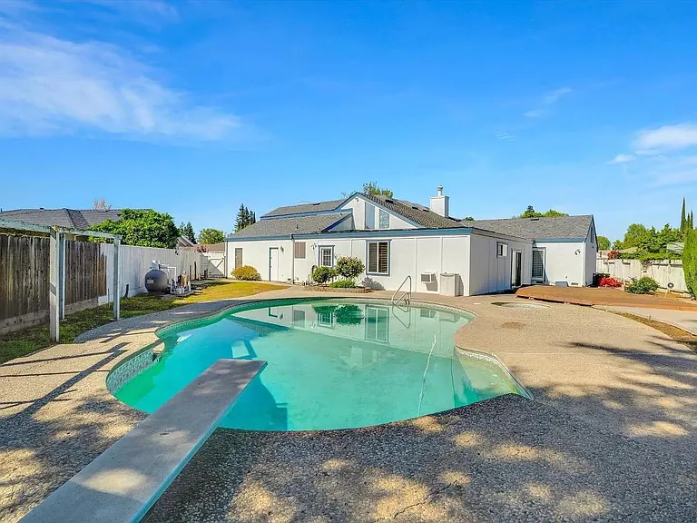 3516 Darlington Ct — Photo 6