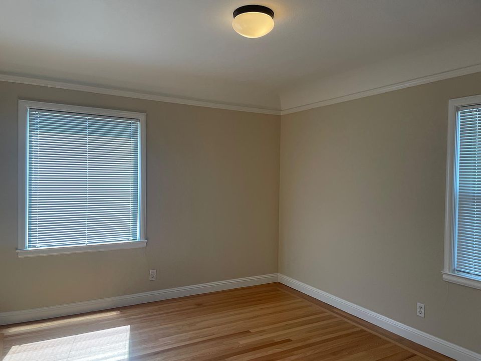 1st image of 458 Oak Ave