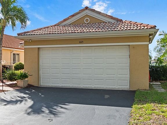 2nd image of 1625 Salerno Cir