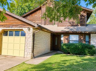 104 Leona St, Lockhart, TX 78644