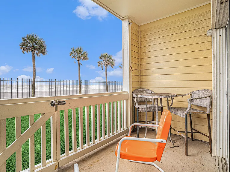 7000 Seawall Blvd #1011 — Photo 3