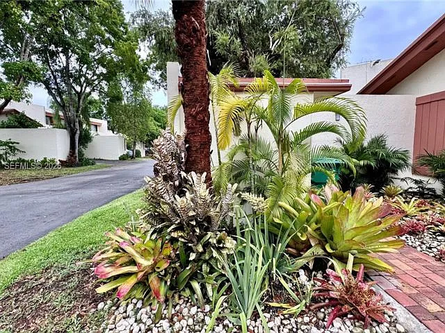 10583 SW 77th Ter — Photo 16