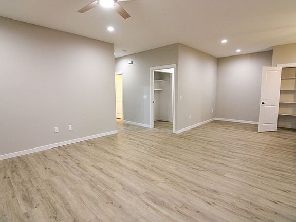 5th image of 5534-5564 Skyline Rd S #5538