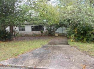 2962 Lopez Rd, Jacksonville, FL 32216