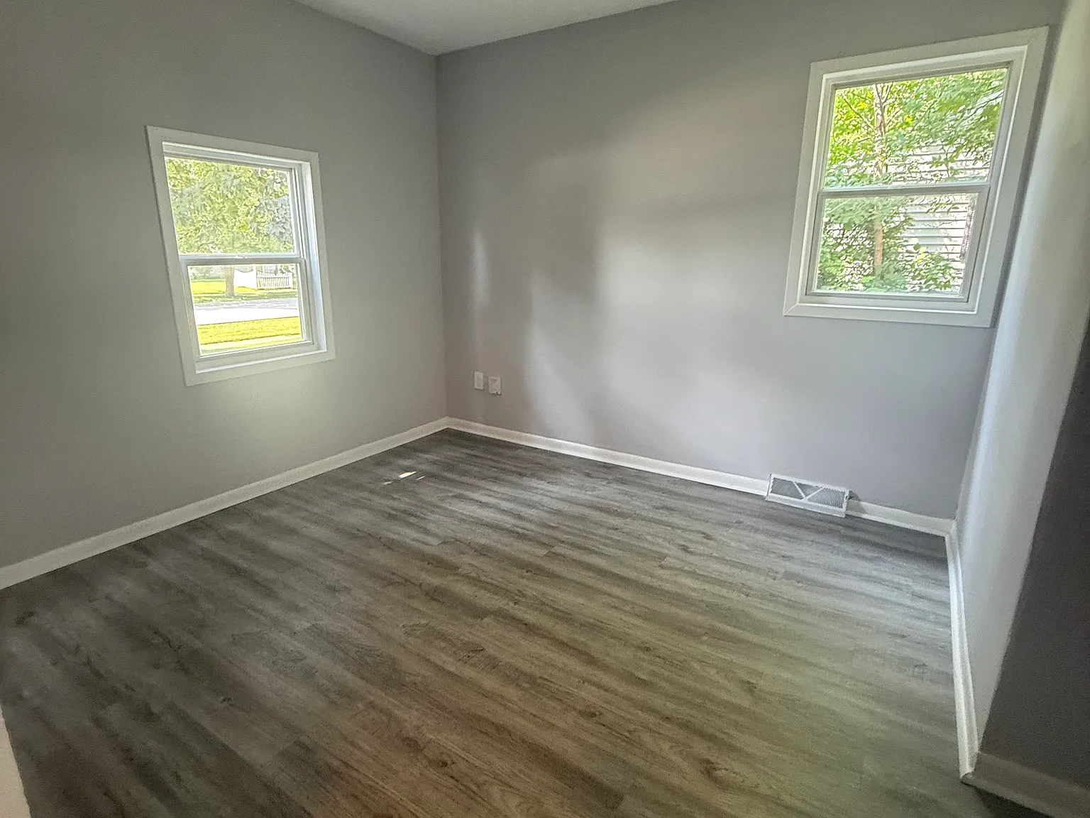 3 bed, 816 sqft, $1,350 — Photo 3