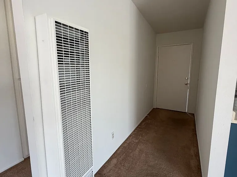 4609 Ellenwood Dr — Photo 3
