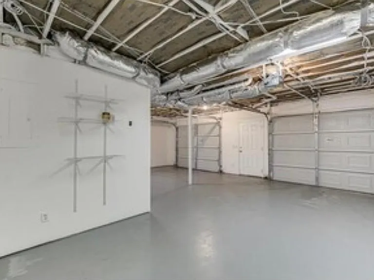 8950 Pine Tree Cir — Photo 15