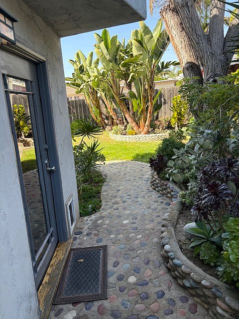 Front door entry with keypad
