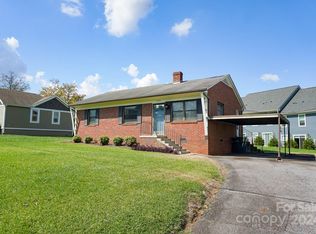 209 29th Ave NE, Hickory, NC 28601