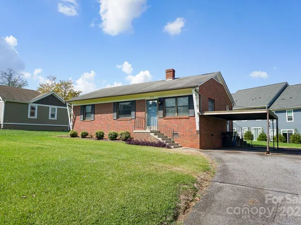 209 29th Ave NE, Hickory, NC 28601