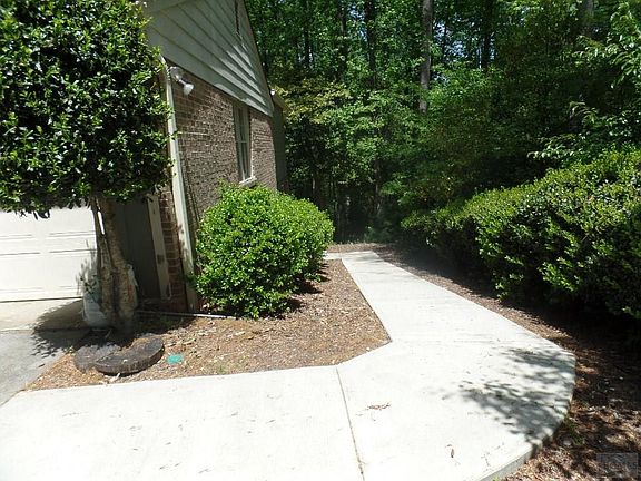 3rd image of 313 La Foret Dr