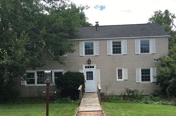 1st image of 16 Darryl Ln