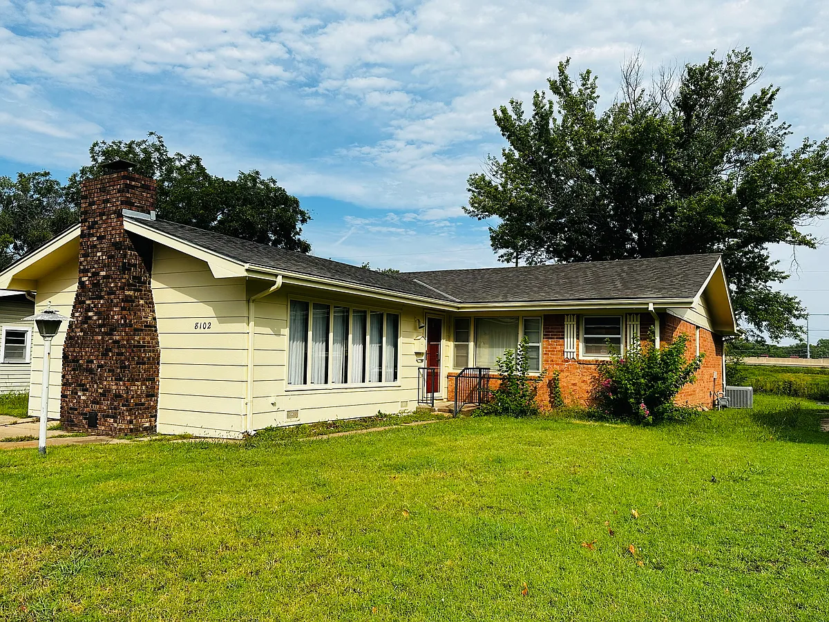 Building Photo - 8102 E Levitt Dr
