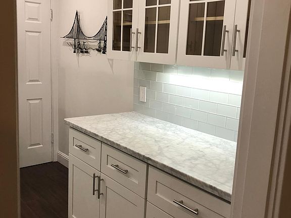 3rd image of 1342 Green St APT 4