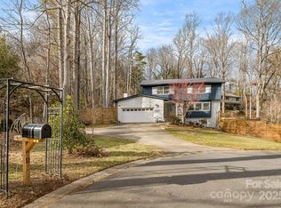 11 Crestbrook Dr, Arden, NC 28704