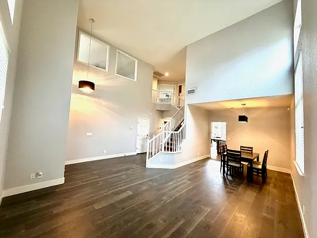 1728 Blackbird St — Photo 5