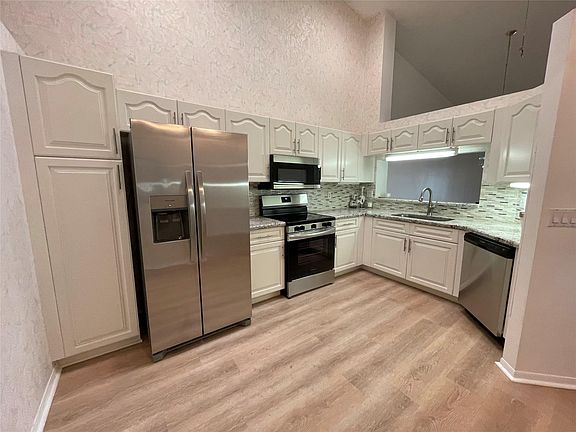 4th image of 9806 Malvern Drive