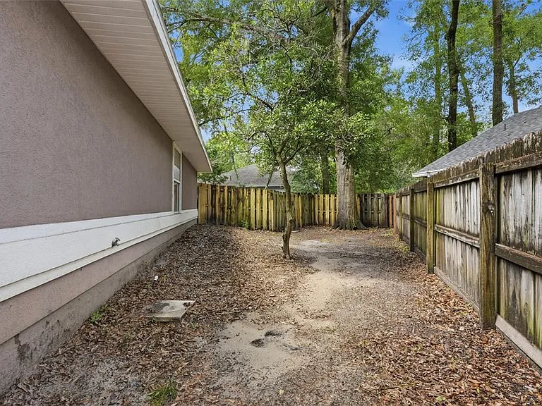 1111 SW 80th Dr — Photo 22