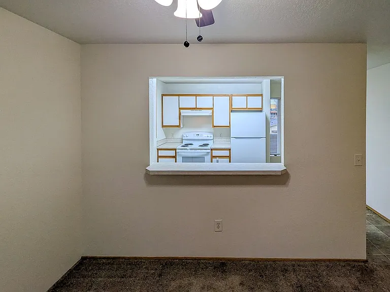 North Salem Apartment Complex With Washer/Dryer! ~ Camelot — Photo 24