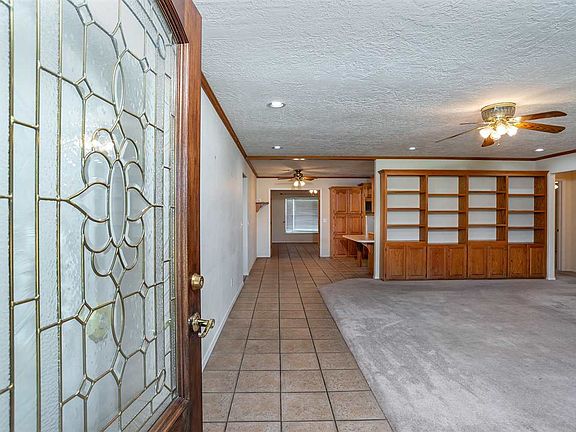 3rd image of 1102 E Mahar Dr