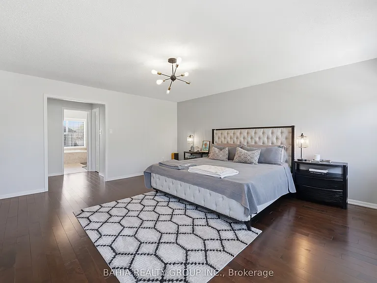 1412 Crozier Cres — Photo 17