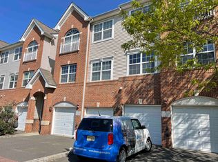 24 Lyon Ct, Jersey City, NJ 07305