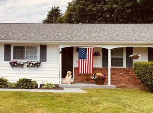 8 Hathorn St, Saratoga Springs, NY 12866