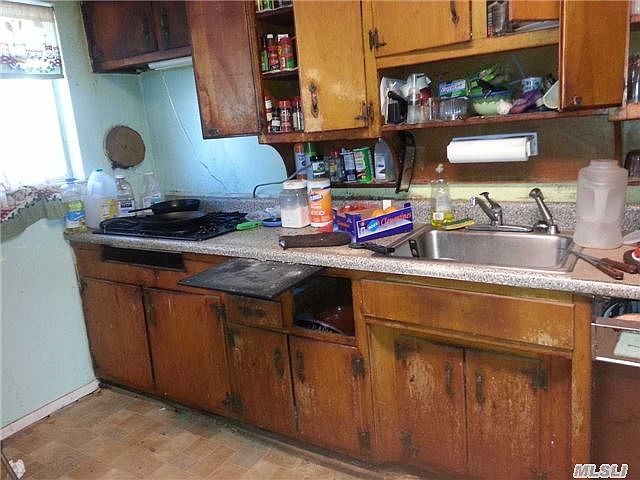2nd image of 1429 Jenkins St