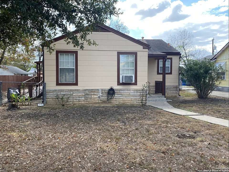 1130 Sims Ave