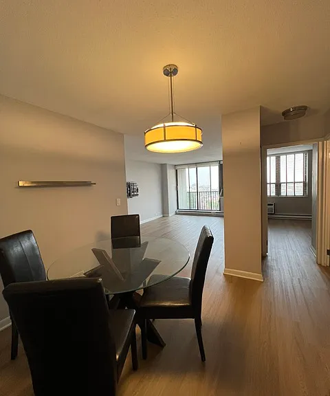 2740 N Pine Grove Ave #9 — Photo 3