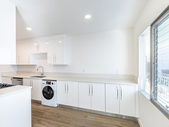2nd image of 1026 6th St APT A