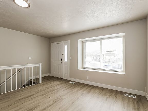 5th image of 76 W Stauffer Ln