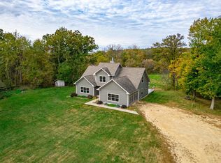 166 S Rocky Hill Rd, Galena, IL 61036