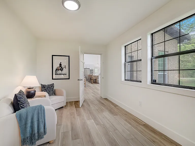5511 N Dunlap Rd — Photo 33