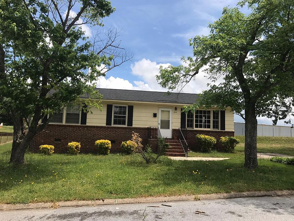 1st image of 210 Chatham Cir