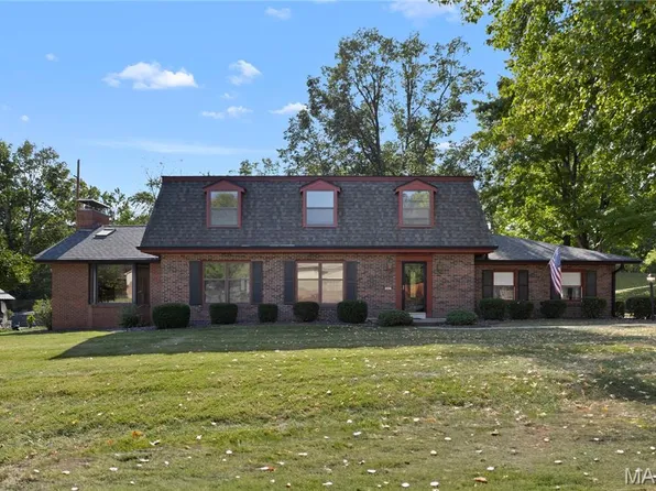 912 Indian Hills Dr, Saint Charles, MO 63301