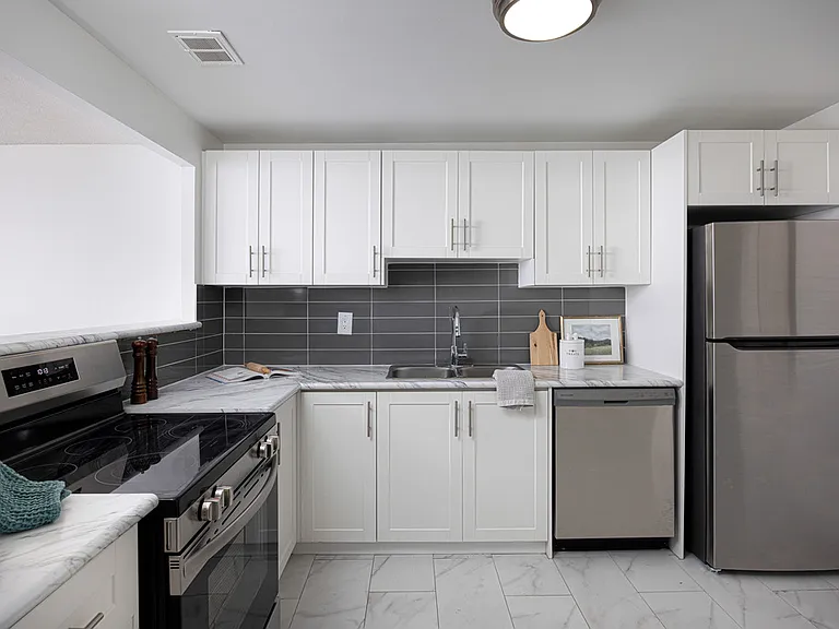 440 McMurchy Ave S — Photo 4