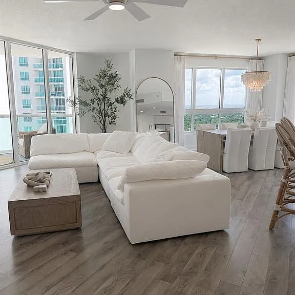 241 Riverside Dr #2009 — Photo 4